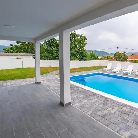 Sun Haven Oasis * Mostar